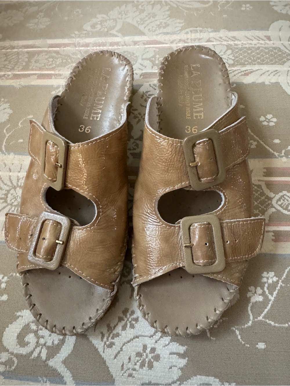 LA FIUME Tan Leather Slide Sandals with Buckle Straps